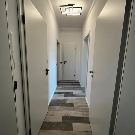 Milano: Messe-/business-/ferienwohnung Chata Hilden