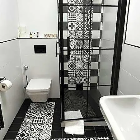 Milano: Messe-/business-/ferienwohnung Chata Hilden
