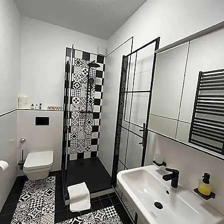 Milano: Messe-/business-/ferienwohnung * Hilden