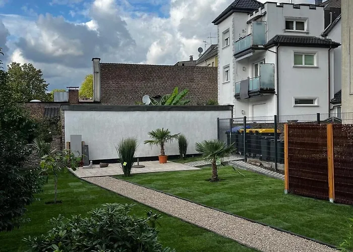 Milano: Messe-/Business-/Ferienwohnung אכסניה הילדן